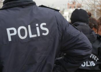 İzmir’de birçok eve baskın: En az 5 gözaltı