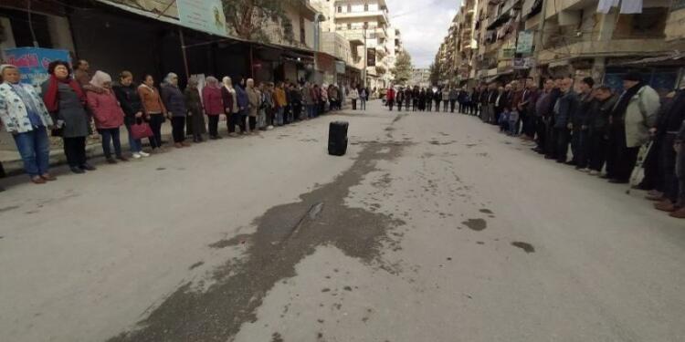 Halepçe için anma: Saldırının başladığı saatte hayat durdu