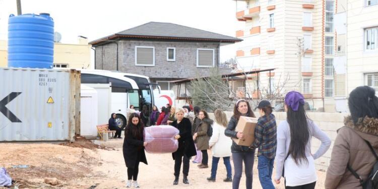 İstanbul’dan yola çıkan kadınlar Mereş’te: Yan yana durmak için geldik