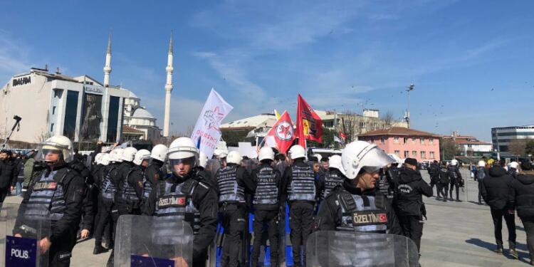 Sosyalistlerle dayanışmak isteyen öğrenciler gözaltına alındı