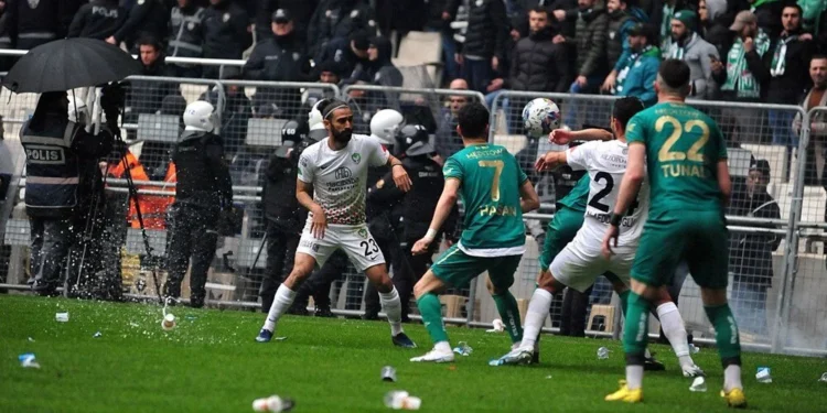 Bursa’da saldırıya uğrayan taraftar: Asıl hedef Kürtlüktü