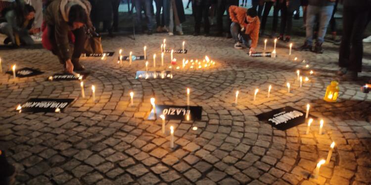 Depremde hayatını kaybeden yurttaşlar anılıyor