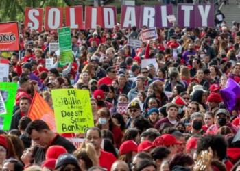 Los Angeles’ta 65 bin okul çalışanı greve başladı