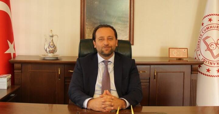 Çadırları logo için gezdiren müdür görevden alındı