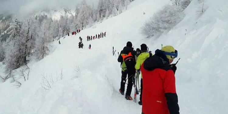 Artvin’de çığ düştü: İki kayakçı hayatını kaybetti