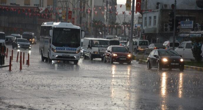 Cizîr’de sağnak yağış