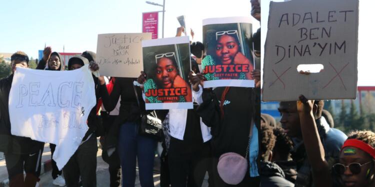 Karabük’te ölü bulunan üniversite öğrenci Ibouanga için arkadaşları eylem yaptı