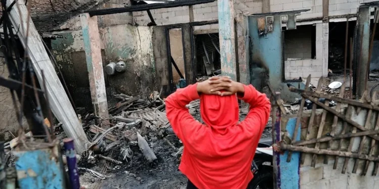 Endonezya’da çıkan yangında 17 kişi öldü