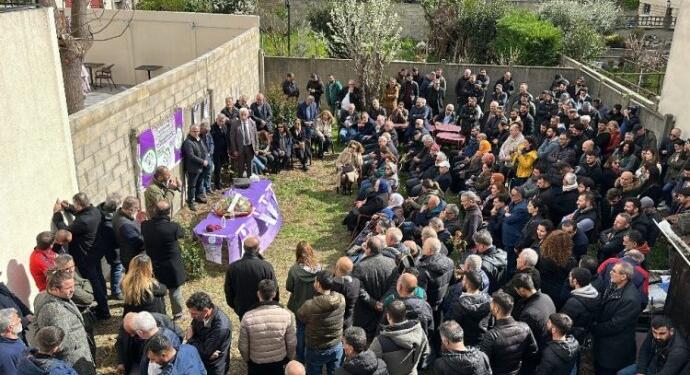 Yeşil Sol Parti Paris’te seçim bürosu açtı