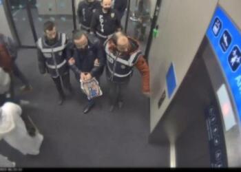 Depremde yıkılan binanın fen işleri sorumlusu tutuklandı