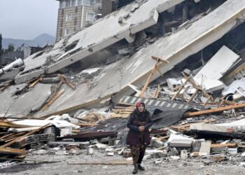 İHD: Hatay’da acil müdahale yetersizliğinden yüzlerce kişi öldü