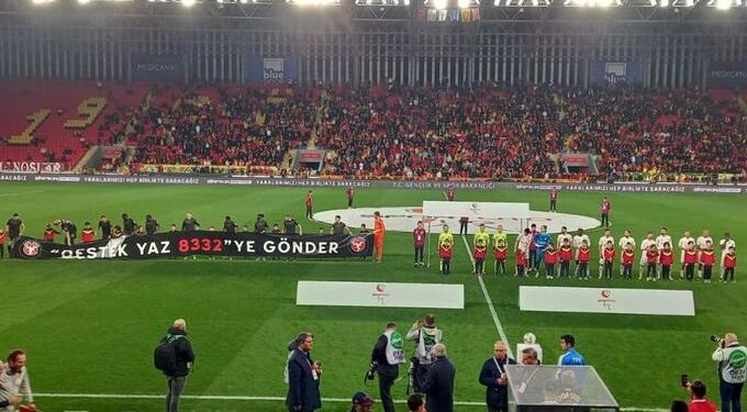 Göztepe-Boluspor maçında ‘Hükümet istifa’ sloganı