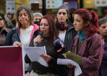 İzmir’de kadınlardan baskı ve tutuklamalara karşı açıklama