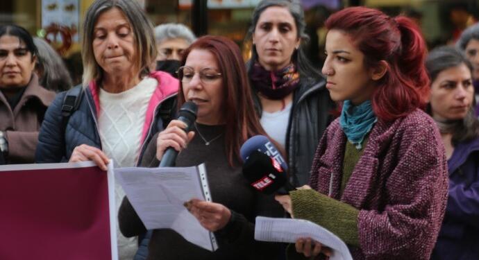 İzmir’de kadınlardan baskı ve tutuklamalara karşı açıklama