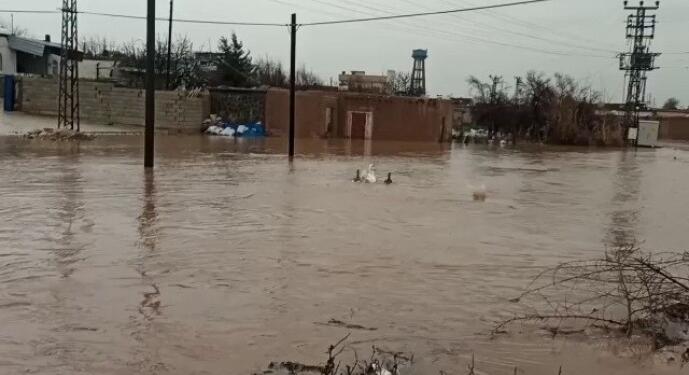 Mêrdîn’de birçok mahalle su altında kaldı