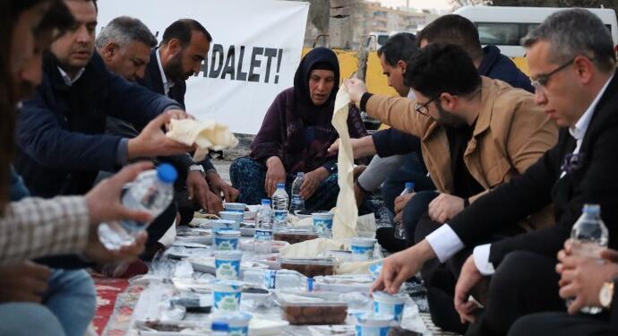 Fikir Masası Şenyaşar ailesiyle iftar açtı