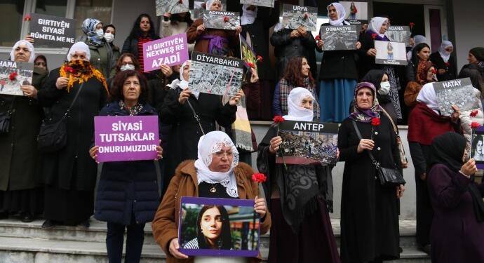 TJA’nın 8 Mart startı eylemine polis engeli: 10 kadın gözaltına alındı