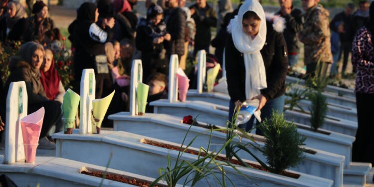 Kuzey ve Doğu Suriye’de mezarlıklar ziyaret edildi