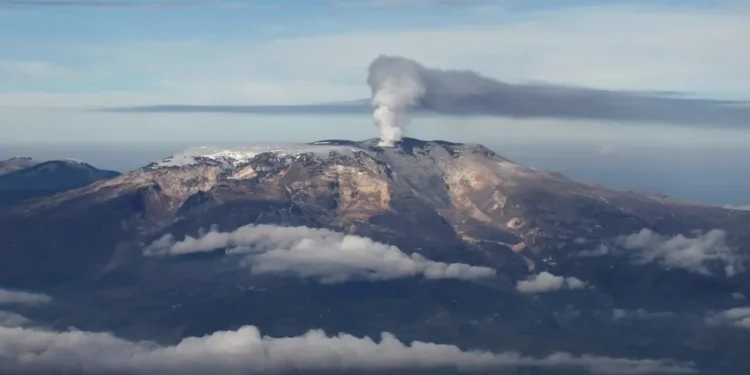 Daha önce 25 bin kişinin öldüğü yanardağ için patlama uyarısı