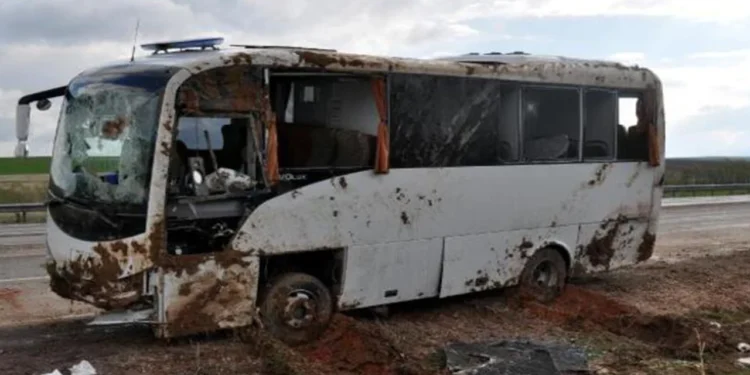 Cezaevi nakil aracı devrildi: 1 ölü, 13 yaralı