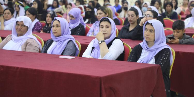 Kadınlar Şengal’de ‘Jin, Jiyan, Azadi” konferansında buluştu