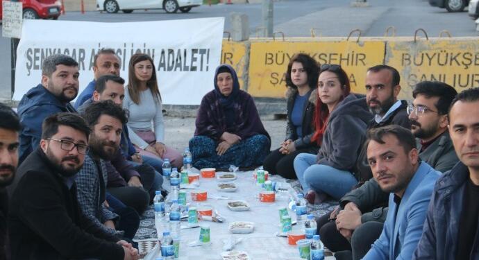 TMMOB üyeleri Şenyaşar ailesinin iftar sonrasına katıldı