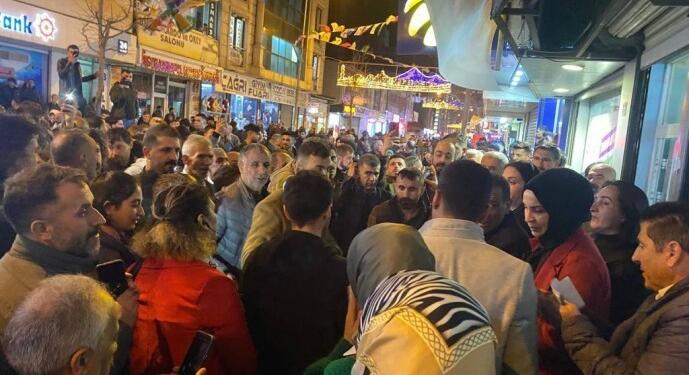 Bazid seçim bürosu meşaleli yürüyüşle açıldı