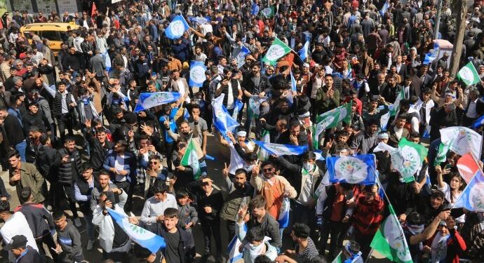 Agirî’de seçim çalışmaları mitinge dönüştü