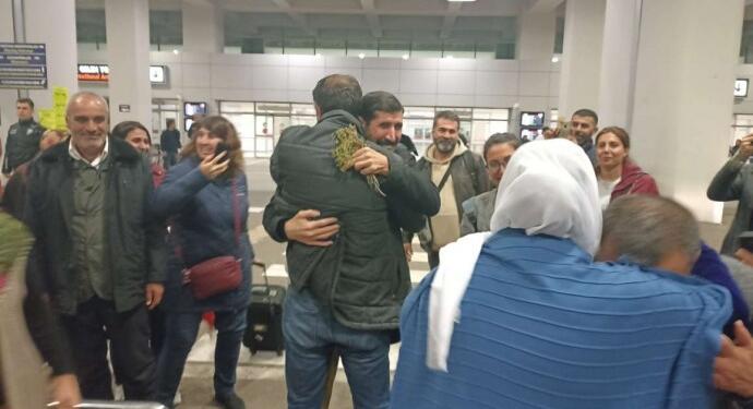 30 yıllık tutuklu zılgıtlarla karşılandı