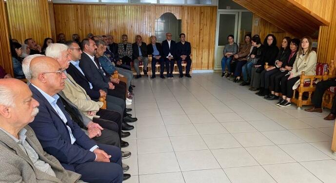 Esmer için kurulan taziyeye kitlesel ziyaret