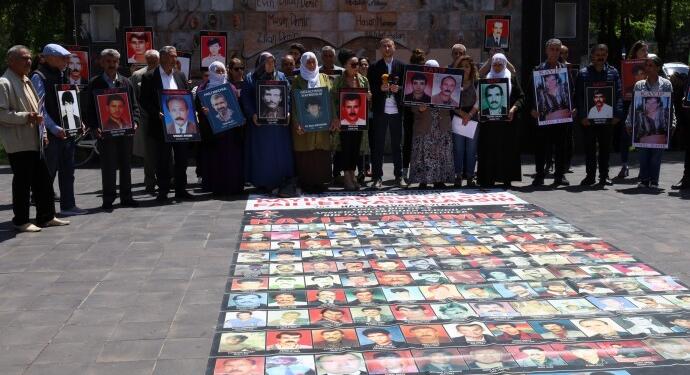 Kayıp yakınları ‘Kayıp’ Ermenilerin akıbetini sordu