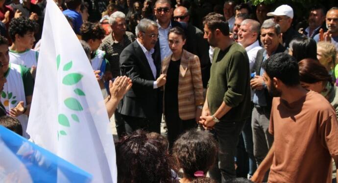 Yeşil Sol Parti deprem bölgesinde: Samandağ’da halk buluşması