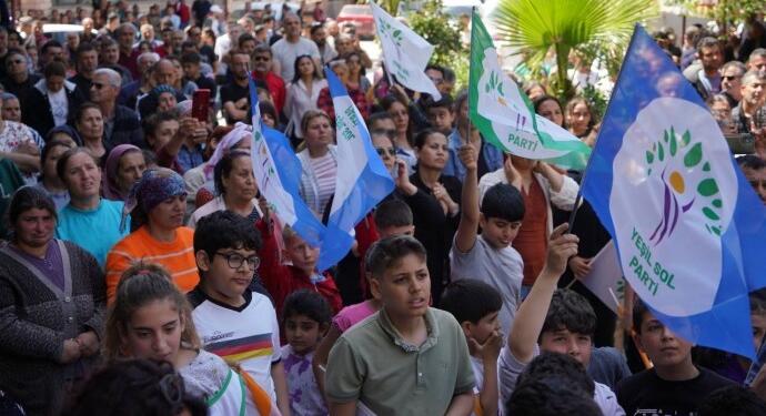 Hatay’da hedef 2 vekil: Enkazı hep birlikte kaldıralım