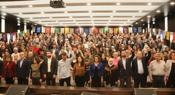 Yeşil Sol Parti İzmir ve Qers’te adaylarını tanıttı: İrademizi çalanlara had bildirmeye geliyoruz