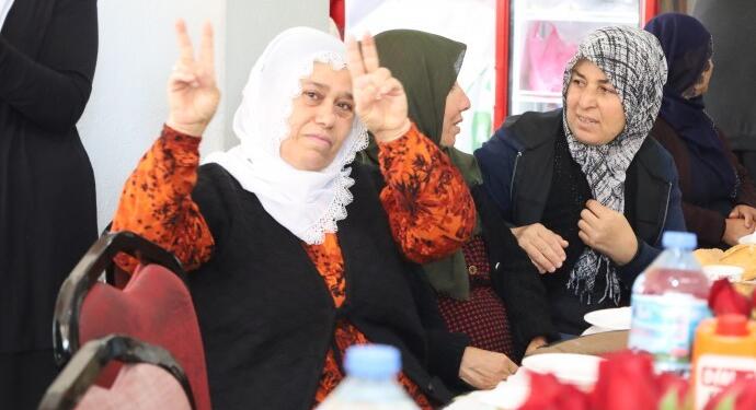 Yeşil Sol adayı Kıratlı kadınlarla buluştu: Kadınlar kazanacak