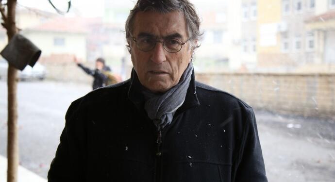 Yeşil Sol Parti adayı gazeteci Hasan Cemal gazeteciliğe veda etti