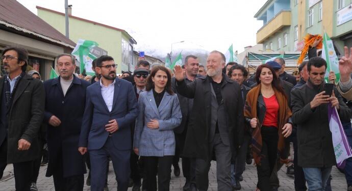 Mûş adayları halkı mitinge çağırdı