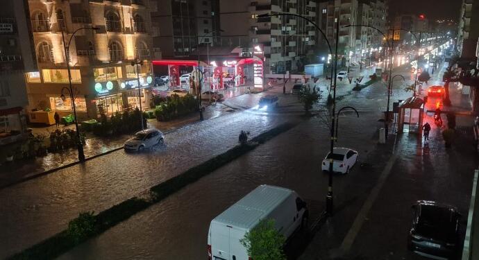 Cizîr’de yağışlardan birçok evi su bastı