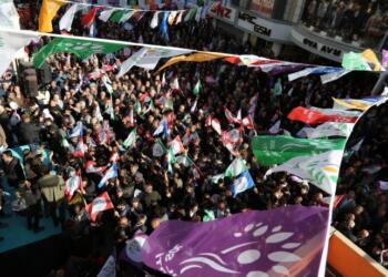 Her büro açılışı bir mitinge dönüşüyor: Şimdi yol Yeşil Sol