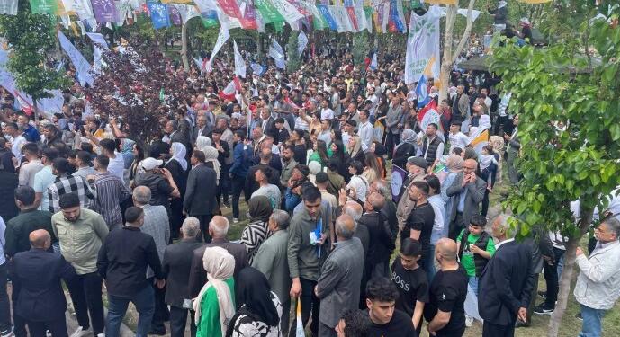 Yeşil Sol Parti seçim çalışmalarını bayramda da sürdürüyor