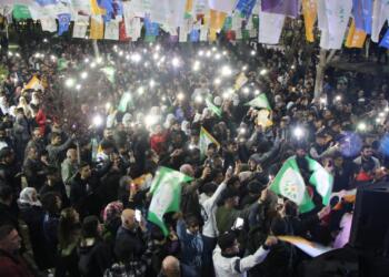 Êlih’te büro açılışına yüzlerce kişi katıldı: Onların kumpasları varsa bizim de halkımız var