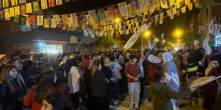 Qoser’de seçim bürosu açılışına polis saldırdı