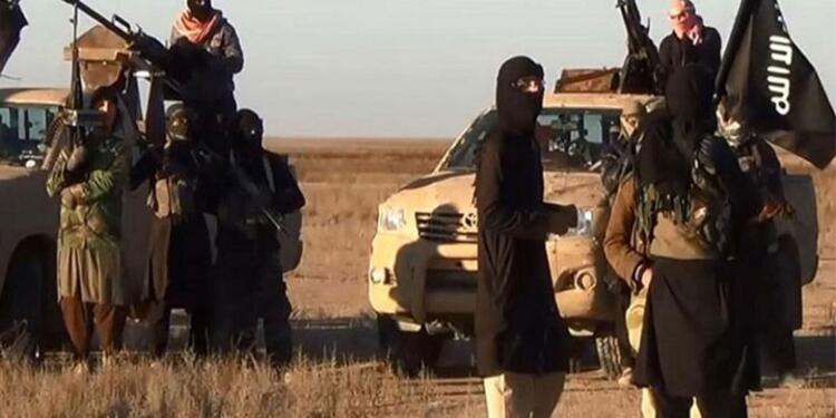 DAİŞ Humus’ta üç genci katletti