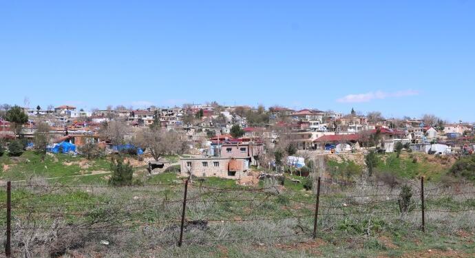 Aleviler yıkılan evlerinin yeniden inşasında ayrımcılıktan endişe duyuyor