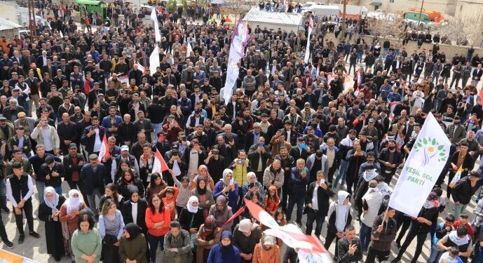 Eleşkirt ve Giyadîn’de miting gibi büro açılışları
