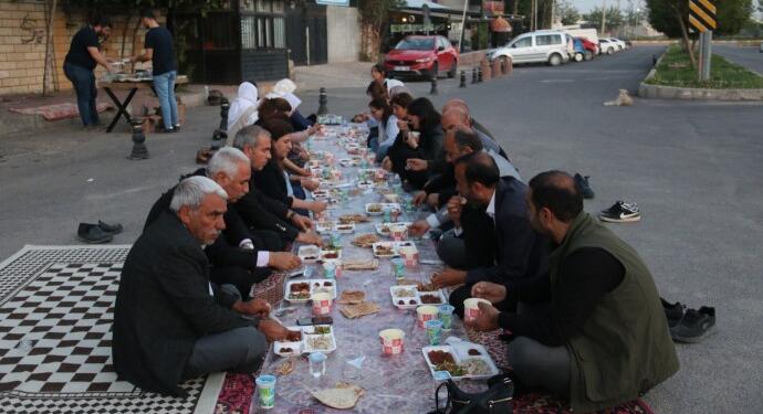 DBP, Yeşil Sol Parti ve HDP Şenyaşar ailesinin iftar sofrasına konuk oldu