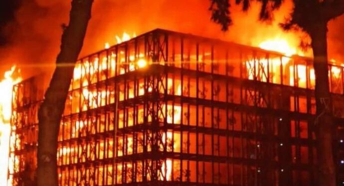 İzmir’de binada yangın: Çok sayıda yaralı var