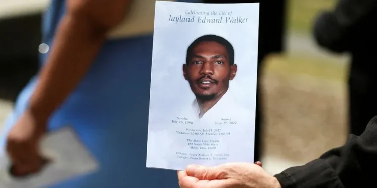 Siyahi Walker’ı vuran polisler ‘suçsuz’ bulundu