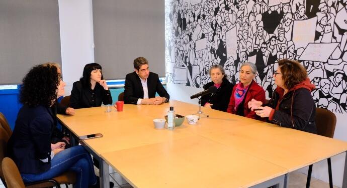 Yeşil Sol Parti katledilen kadınların aileleriyle buluştu