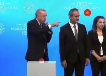 Erdoğan’dan engelli öğretmene: Sen engelliye benzemiyorsun